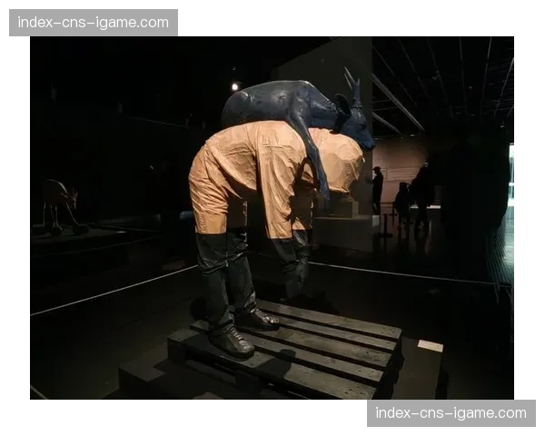 老将洛根·马丁最后一轮前的90秒：维修区里的寂静与凝视。